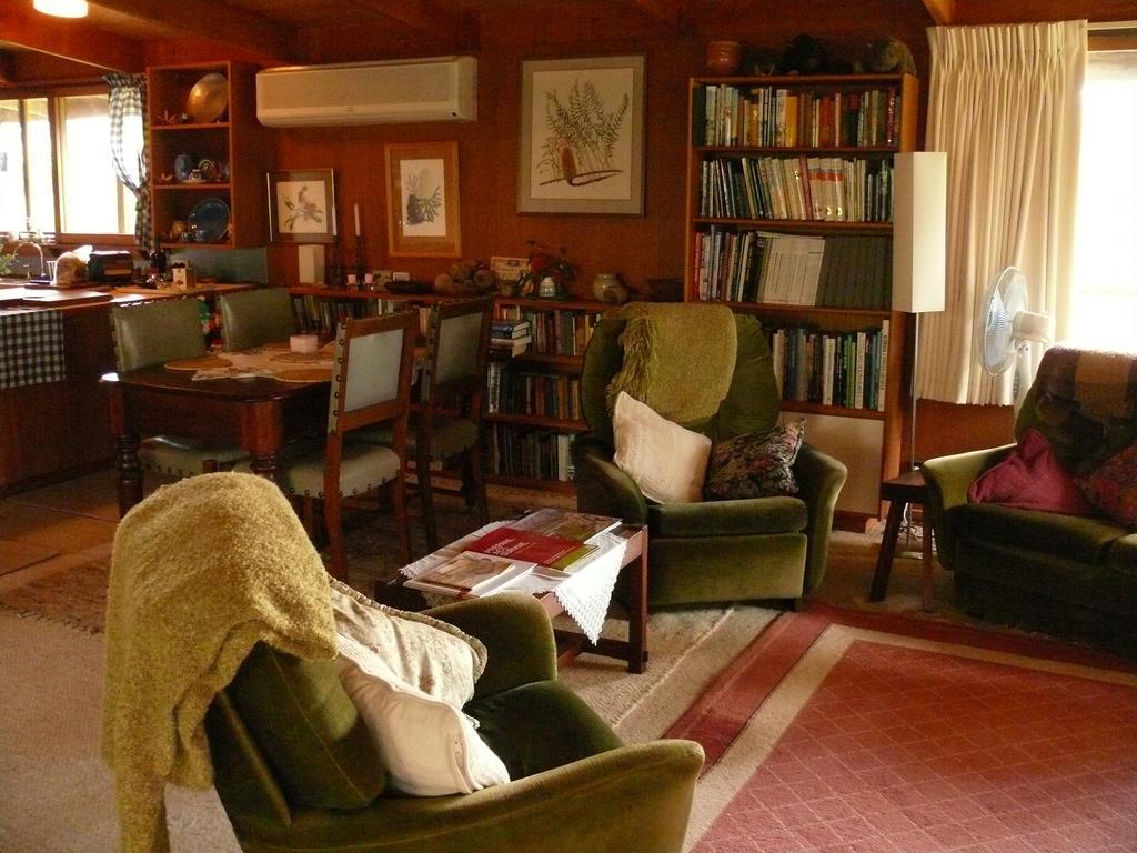 The Burrow At Wombat Bend Villa Dixons Creek Ruang foto